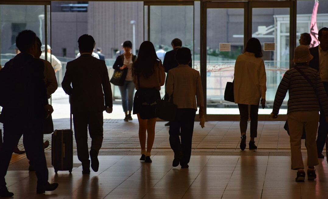 people commuting to work